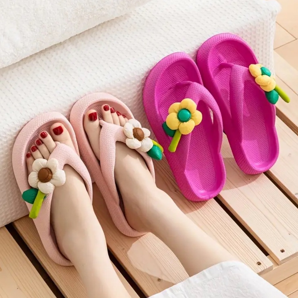 Women’s Vibrant Khaki and Yellow Flower Sandals New Boutique - Picture 7 of 8